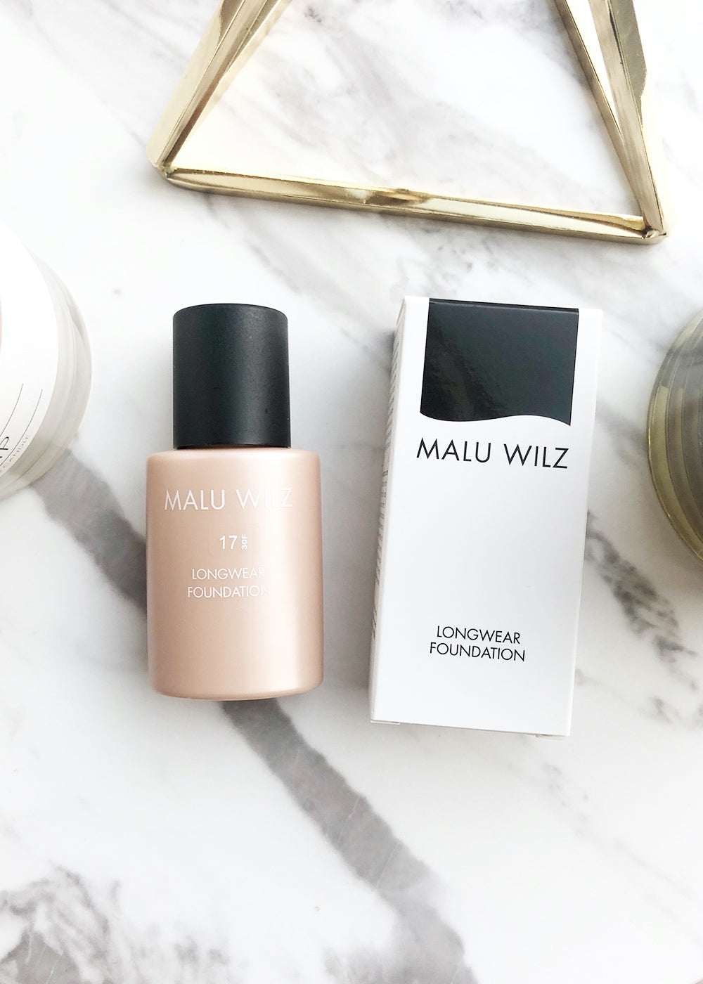 Malu Wilz Longwear Foundation Nr. 17 almond